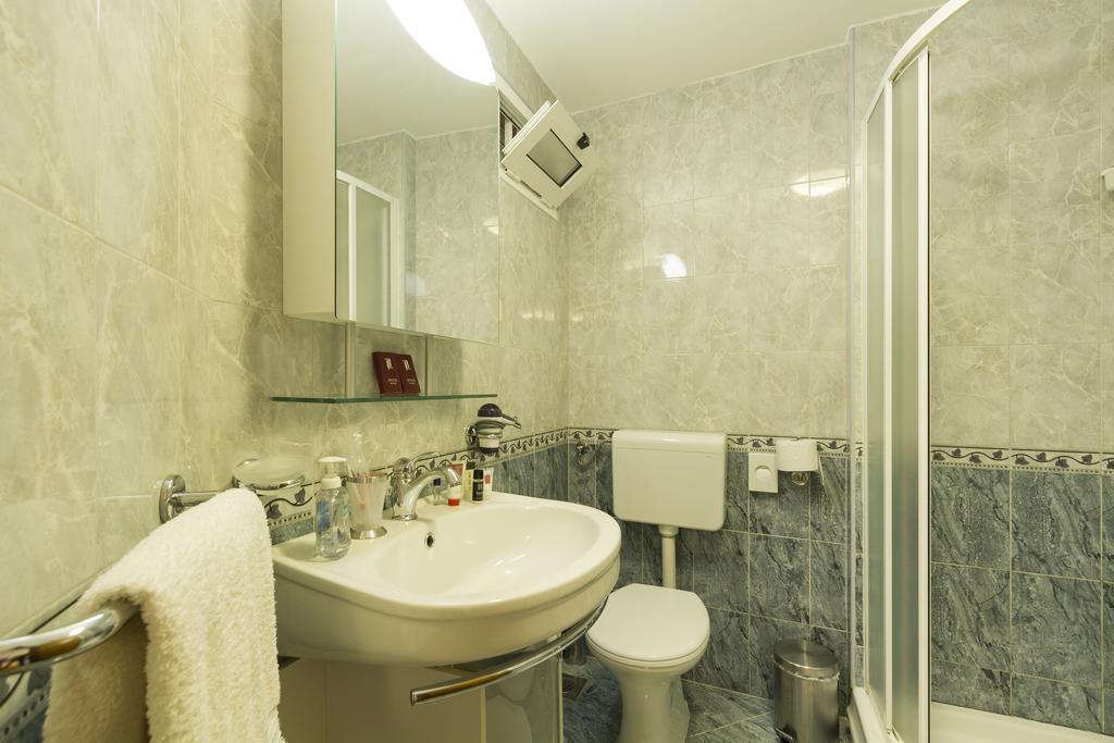 Apartments Sorriso Rovinj Bagian luar foto