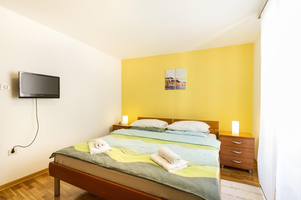 Apartments Sorriso Rovinj Bagian luar foto