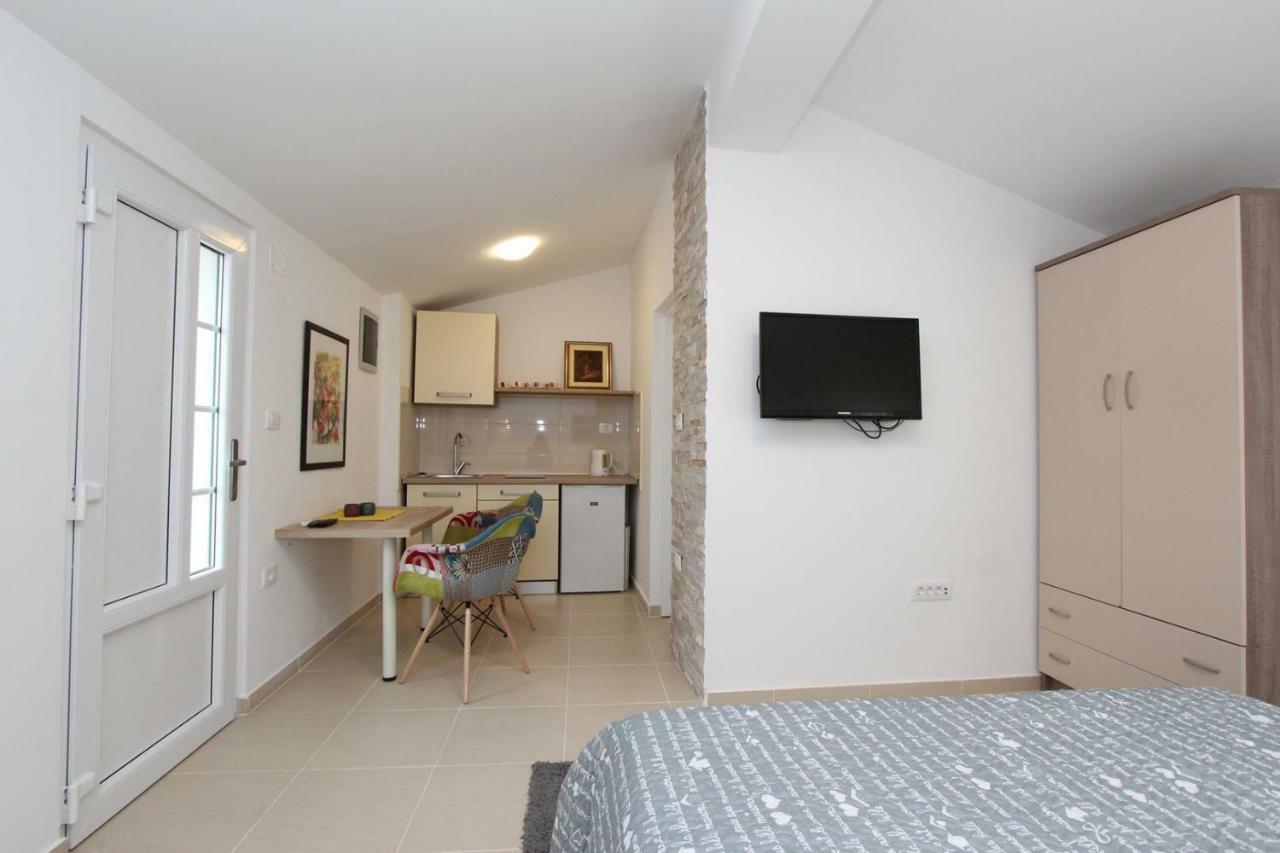 Apartments Sorriso Rovinj Bagian luar foto