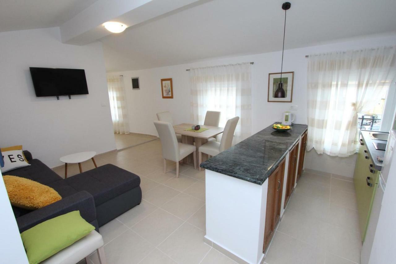 Apartments Sorriso Rovinj Bagian luar foto